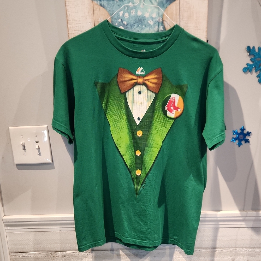 EUC Majestic Boston Redsox Men's Sz M Green Tuxedo Graphic T-Shirt
